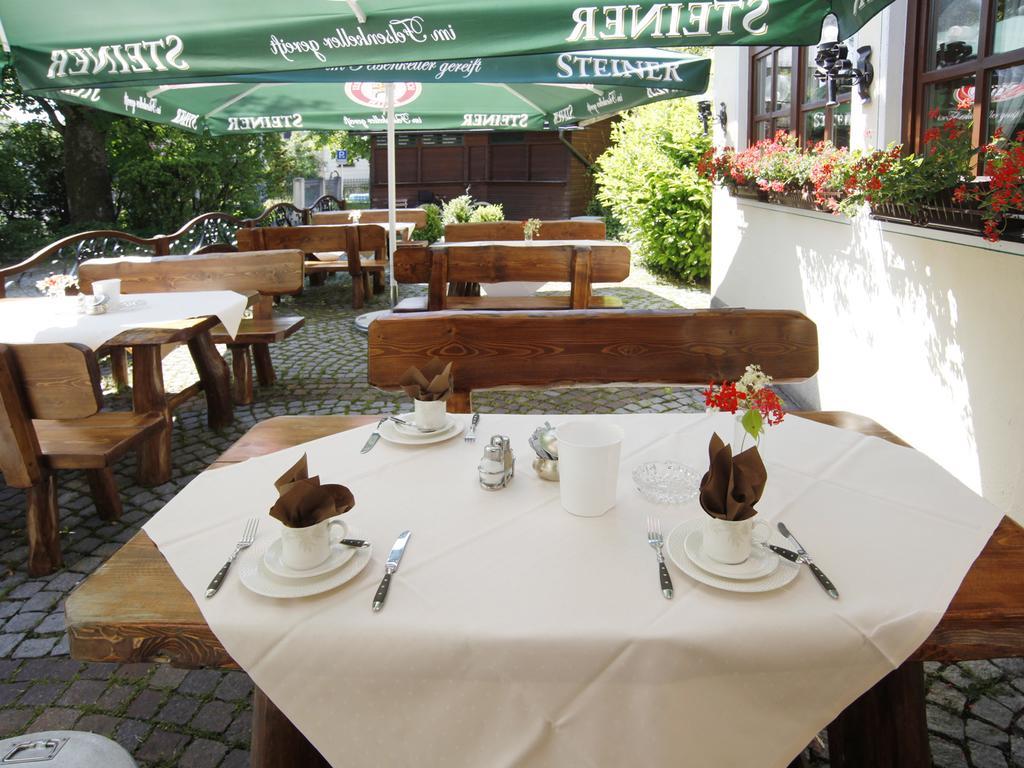 Hotel Garni Zum Gockl Unterfoehring Exterior photo